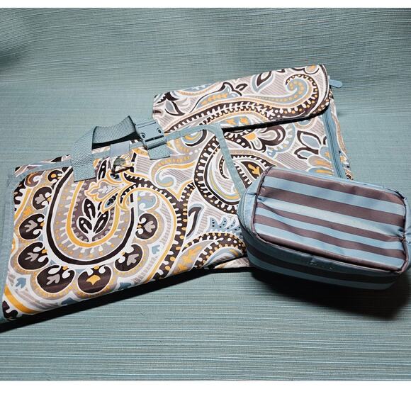 thirty-one Handbags - LOT of 3 Thirty-One Garden Paisley Hanging Travel Jewelry Cases Mini Makeup